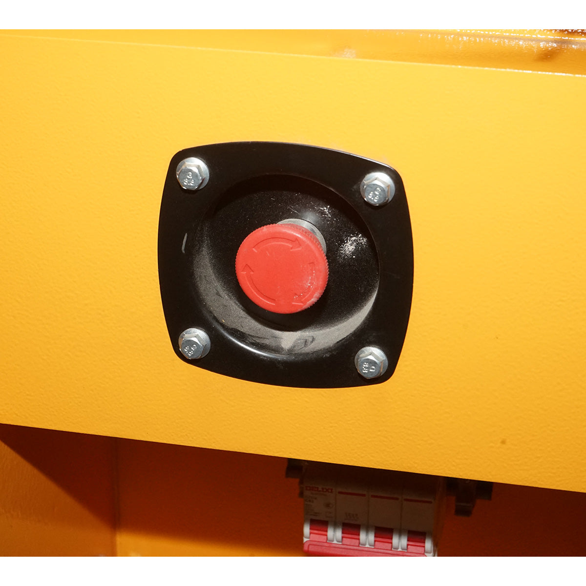 Háromfázisú hangszigetelt elektromos generátor 37.5KVA, 230/400V, Ricardo 38kW ZH4105D dízelmotor Breckner Germany