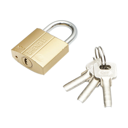 Lakkozott arany lakat, 3 kulccsal 32mm méretben
