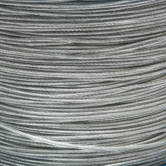Horganyzott acélkábel 2 mm-es PVC burkolattal, 1x7 szál, maximális terhelés 95 kg, súly 4,4 kg, 500 m/tekercs.