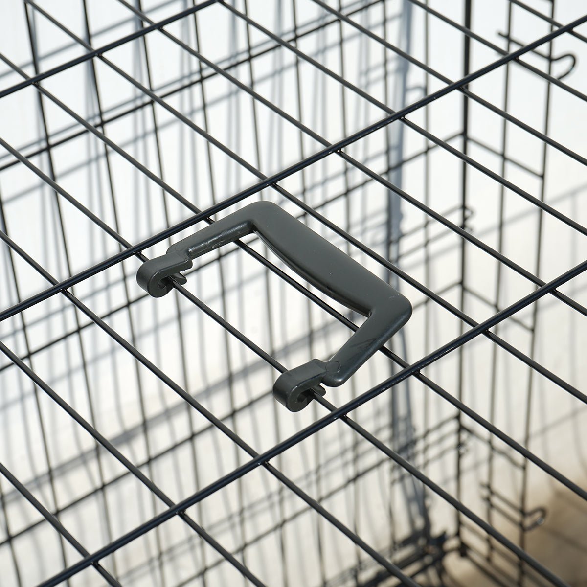 Összecsukható fém állathordozó 2 ajtóval, kivehető tálcával és fogantyúval 75.5x47x54.5cm