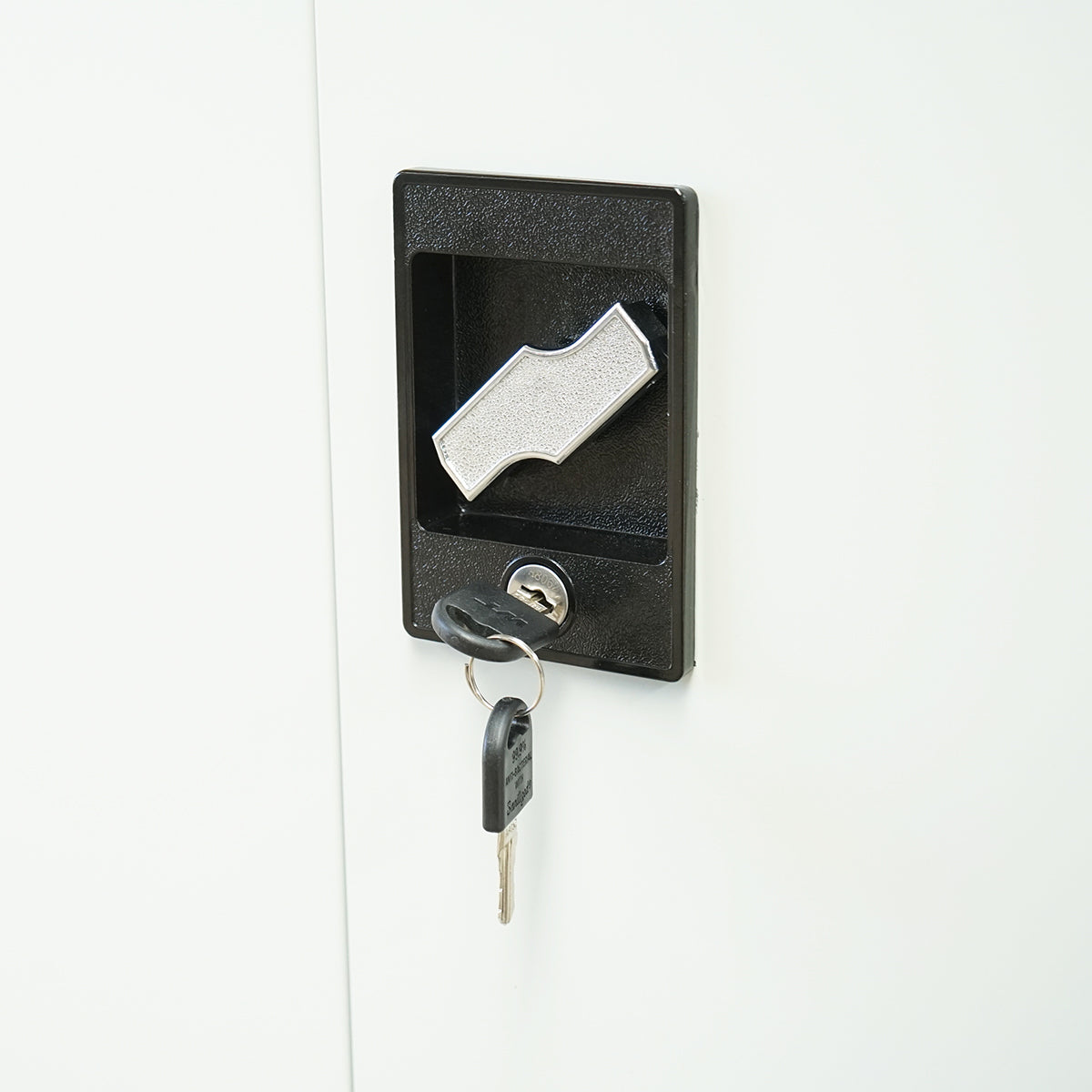 Fém szekrény 1950x920x500mm, 2 ajtóval, polcokkal és rúddal, szürke Breckner Germany