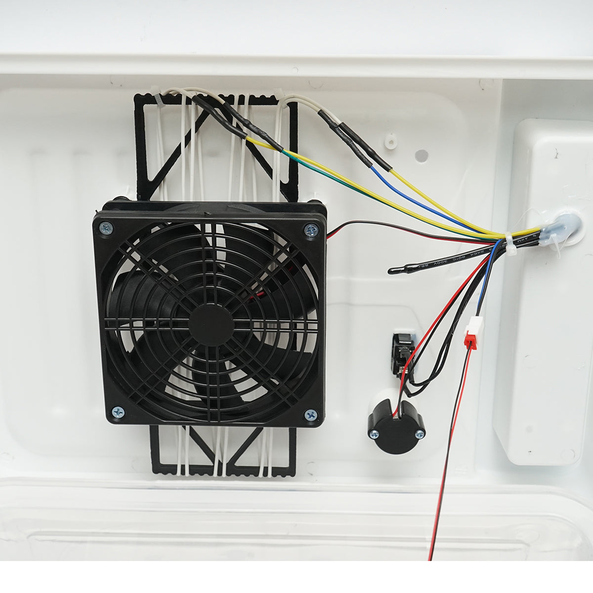 Automata inkubátor 30 tojás 50W, 12V-220V, automatikus forgatással, hőmérséklet-szabályozással, páratartalom szabályozással, digitális kijelzővel.