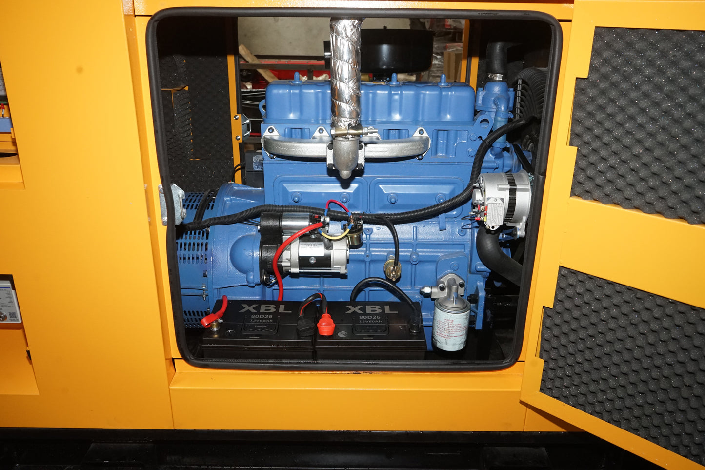 Háromfázisú hangszigetelt elektromos generátor 27.5KVA, 230/400V, Ricardo 30kW ZH4100D dízelmotorral és beépített ATS Breckner Germany