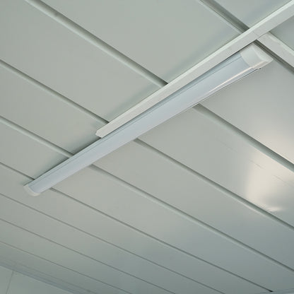 Konténerház 600x300x290cm-es típus, 2 ablakkal, egyszerű ajtóval és elektromos szereléssel.