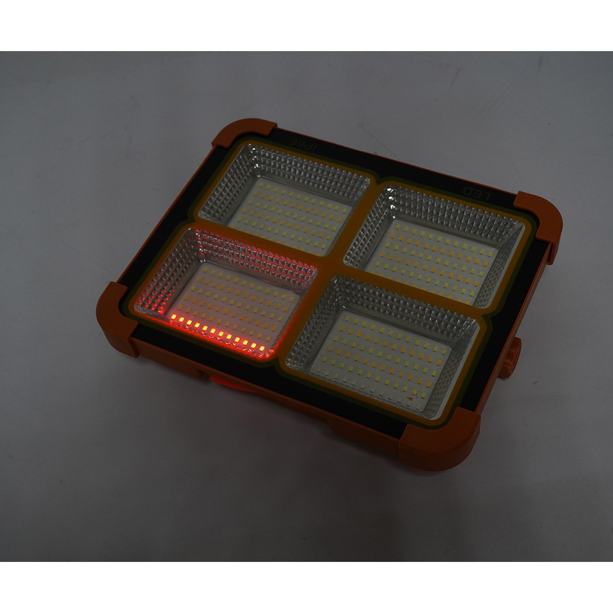 Hordozható LED projektor 200W napelemes panellel 3W, 12000mAh akkumulátor, 6 világítási mód, mágnes, kampó, USB Power Bank Breckner Germany