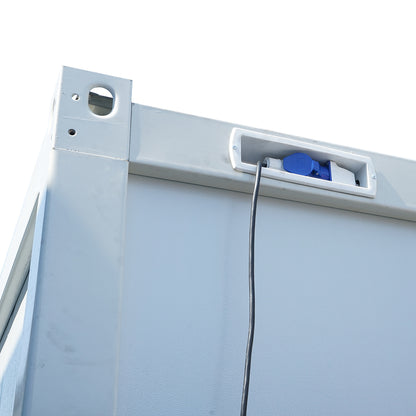 Konténerház 600x300x290cm-es típus, 2 ablakkal, egyszerű ajtóval és elektromos szereléssel.