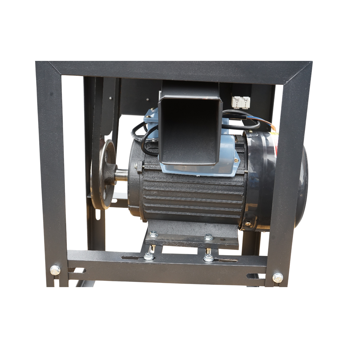 Elektromos gabonaforgáló 3kW, 220V, kapacitás 300 kg/h, tengely fordulatszám 5900 r/min, 4 szita mellékelve THOR