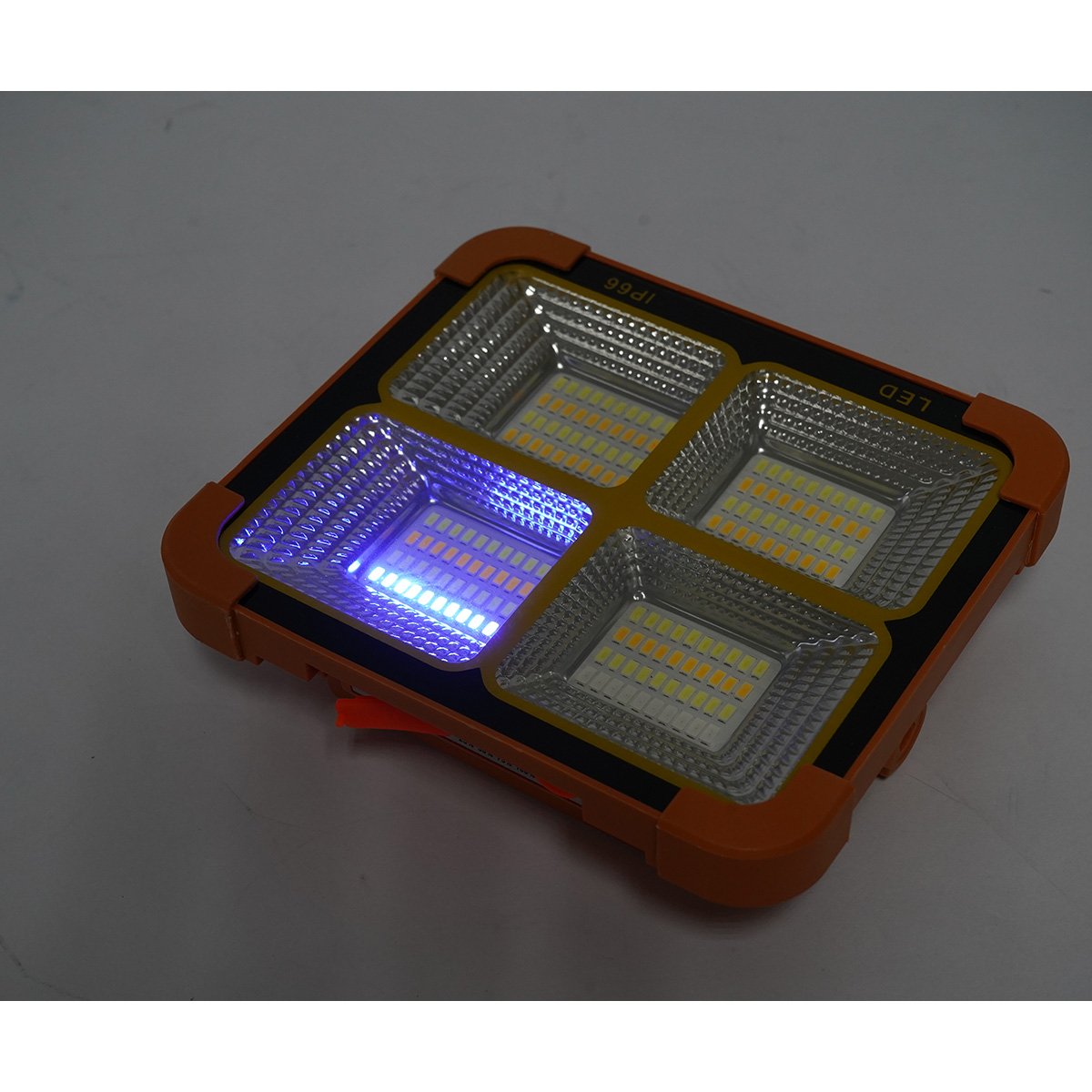 Hordozható LED reflektor 100W napelemes panellel 1.5W, 3600mAh akkumulátor, 6 világítási mód, mágnes, karabiner, USB Power Bank 210x170x55mm Breckner Germany