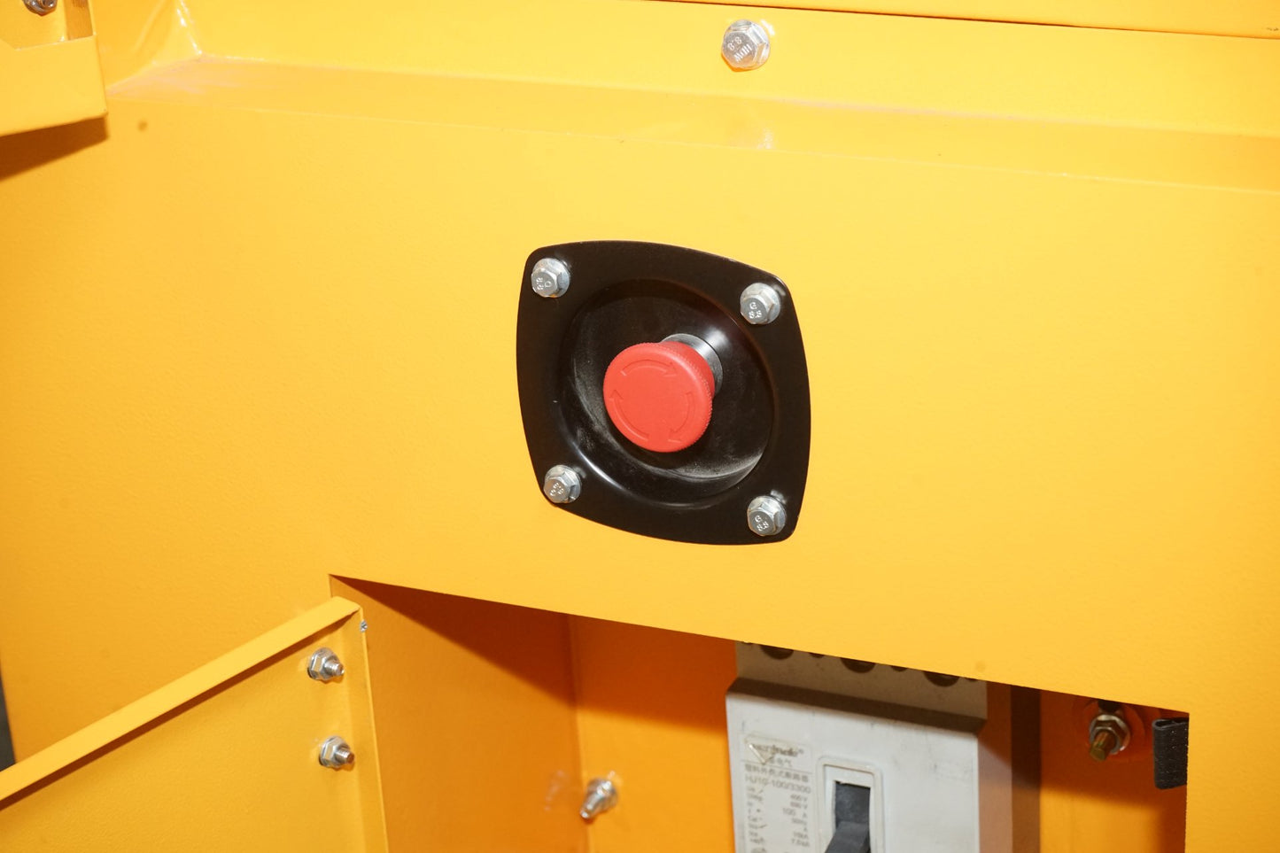 Háromfázisú hangszigetelt elektromos generátor 27.5KVA, 230/400V, Ricardo 30kW ZH4100D dízelmotor Breckner Germany