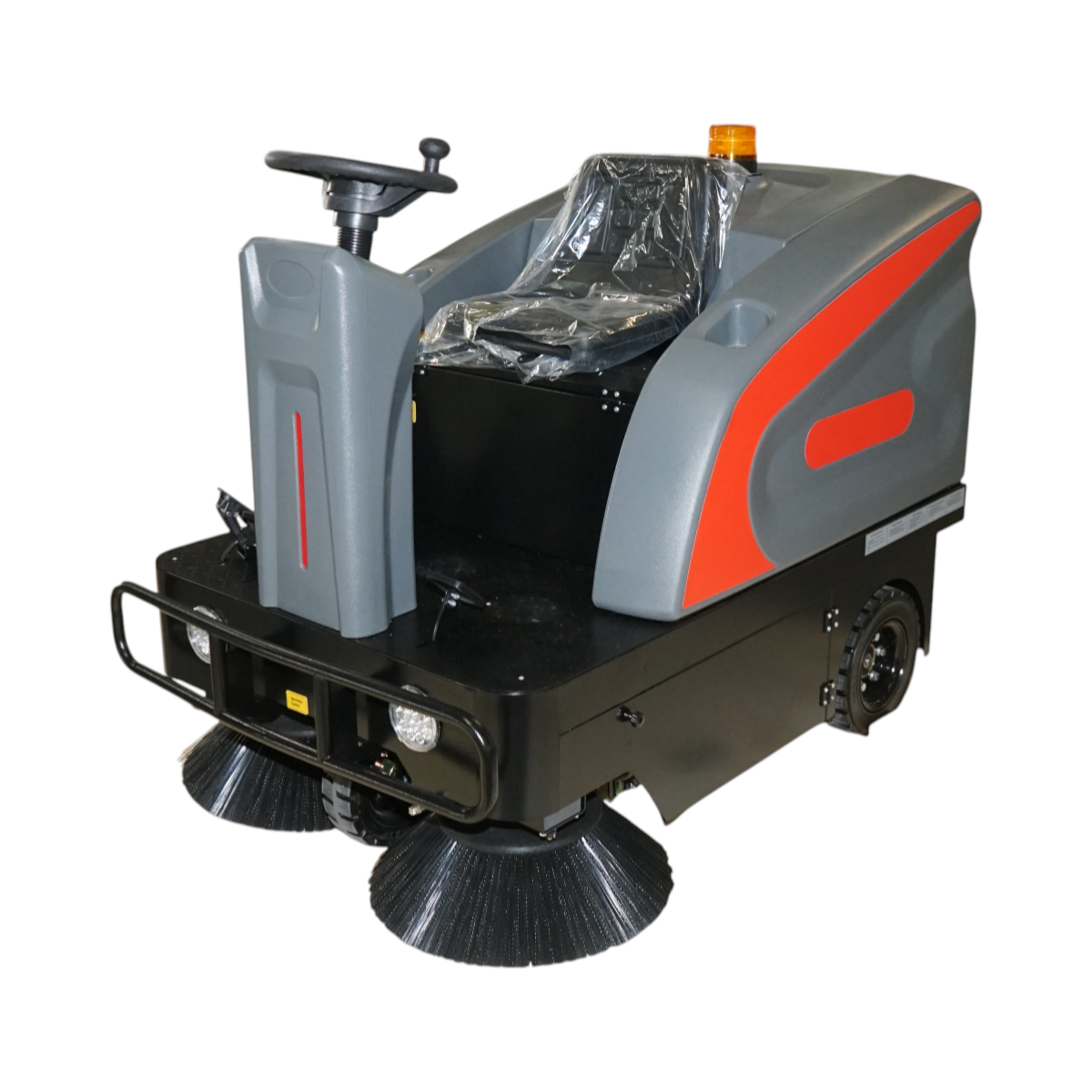 Utcatakarító gép szívórendszerrel 48V/80Ah, 2.2kW, söprési szélesség 1380mm, gyűjtőkosár 120L, termelékenység 8000 m²/h