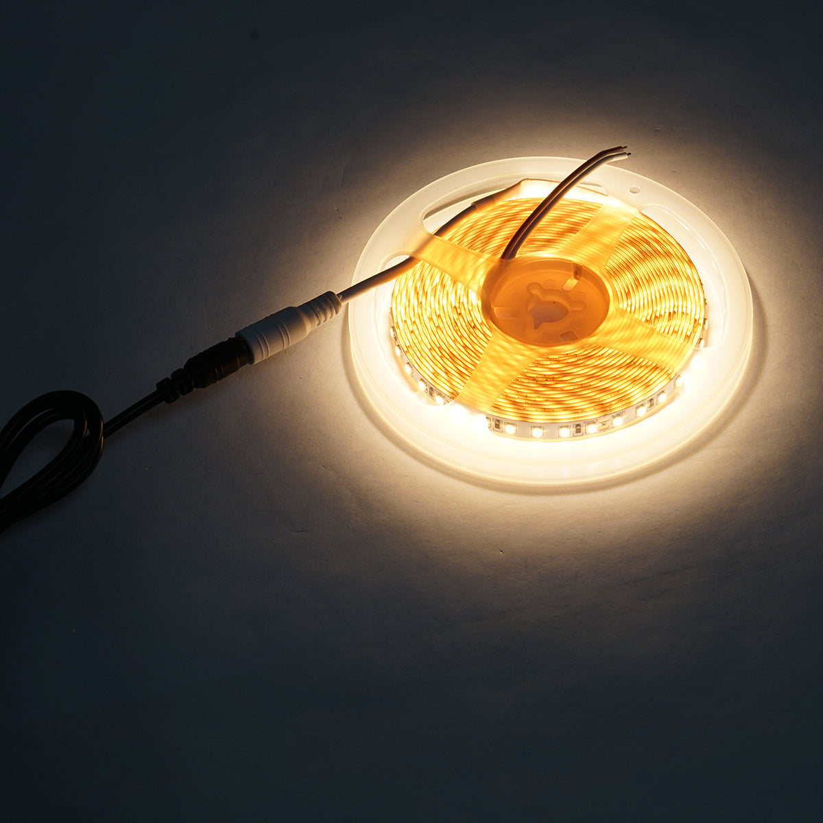 LED szalag LED 2835 9.6W/m 3000K, 12-220V tekercs 5m, 120 LED/m IP20 Breckner Germany