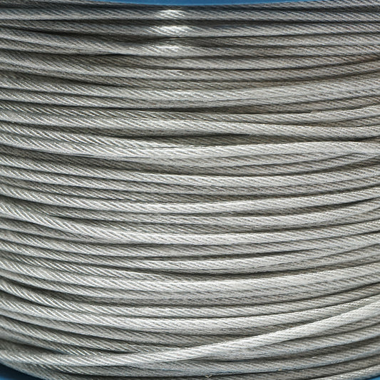 Horganyzott acélkábel 3 mm-es PVC köpennyel, 6x7+FC huzalok, maximális terhelés 230 kg, súly 5,07 kg, 250 m/tekercs.