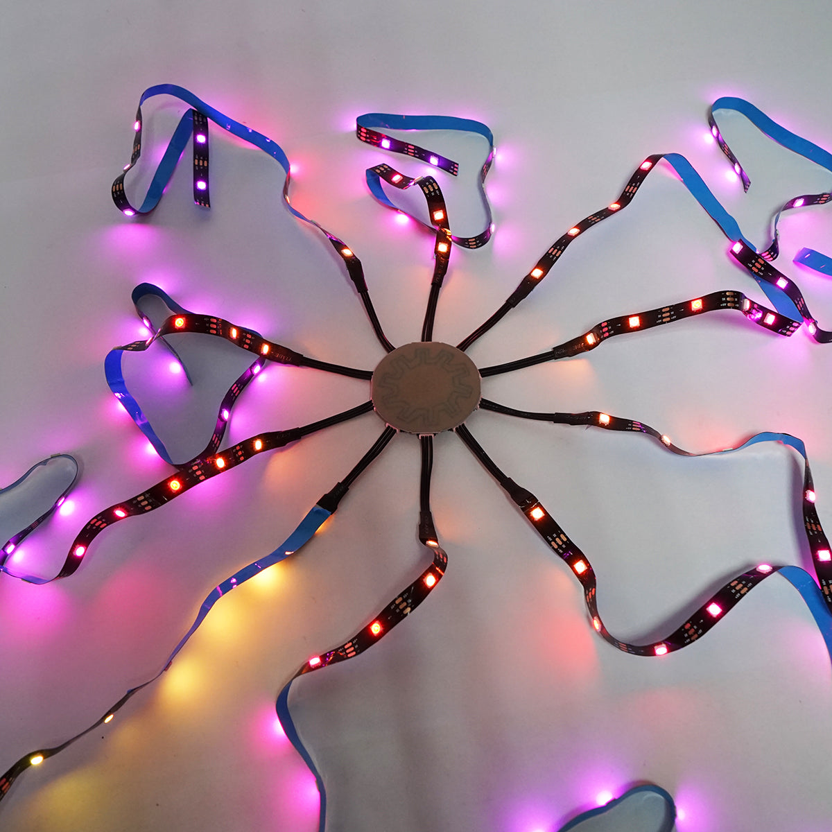 LED szalag tűzijáték modell 11x0.5+1x1m 5V, USB, bluetooth, hangvezérlés, RGB+IC alkalmazás Breckner Germany