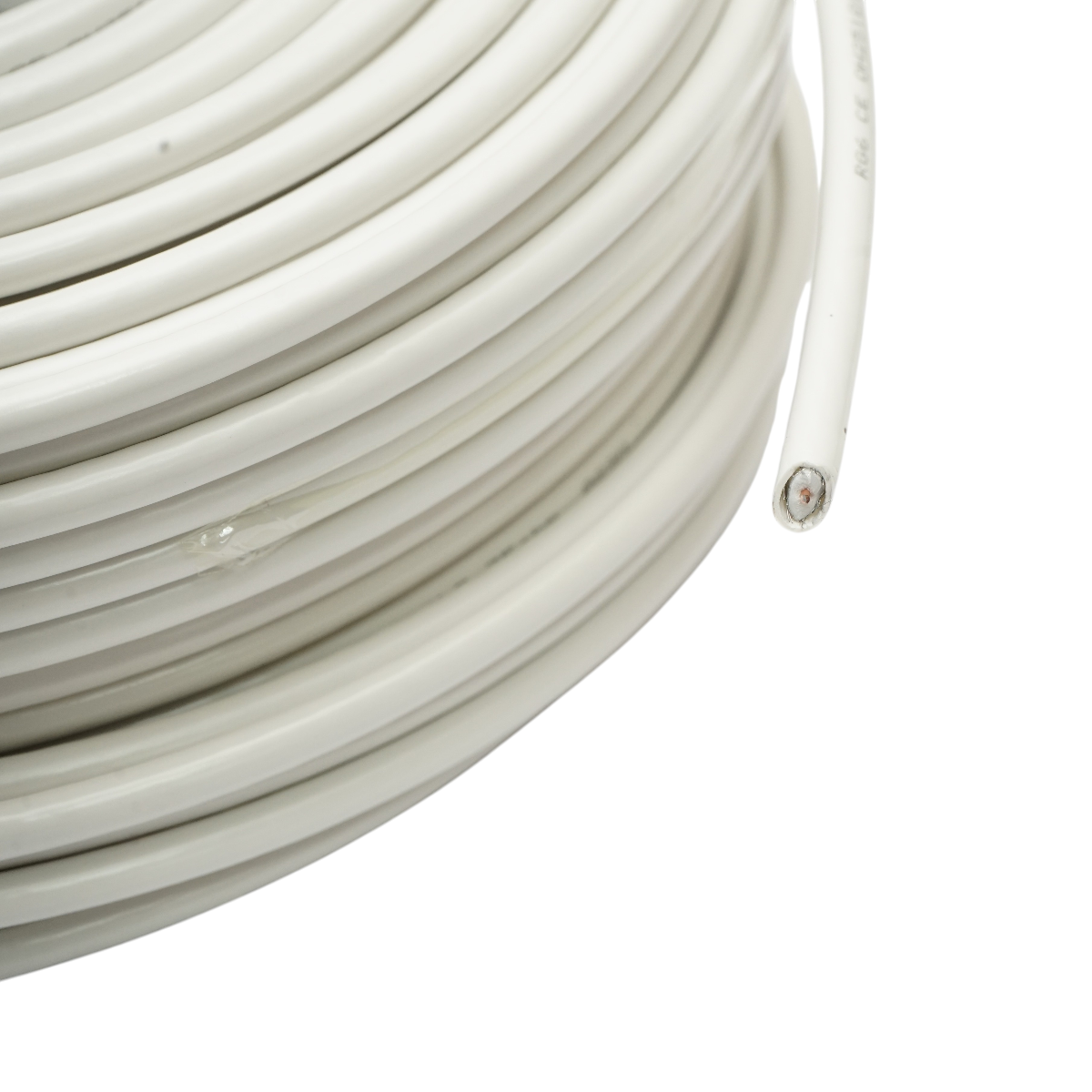 RG6 CCS koaxiális kábel 1.02mm, 75 Ohm, FPE hab Al/PET fólia árnyékolás 32x0.12mm sodronnyal, fehér PVC 100m/tekercs