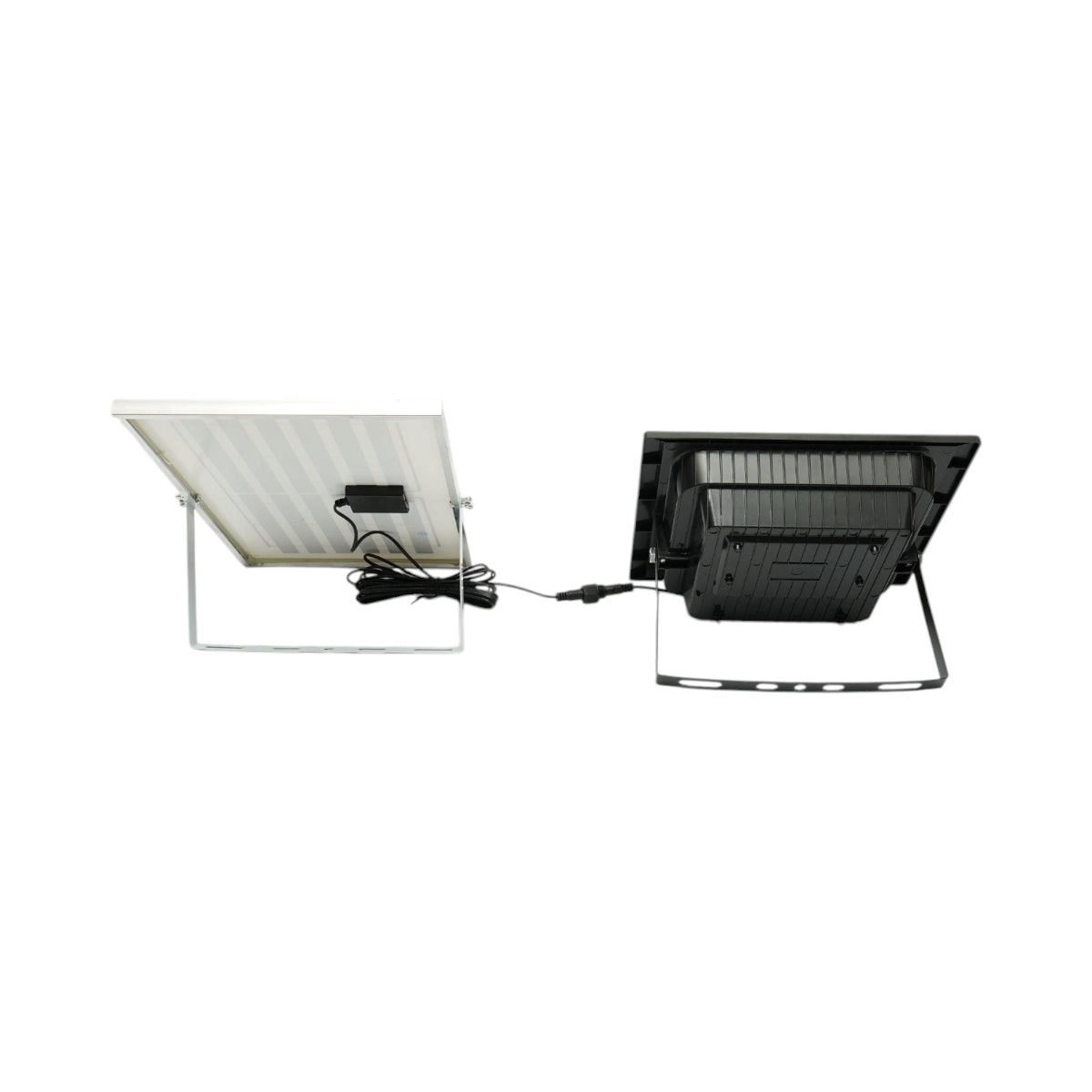 LED reflektor 100 W, 6500 K, 8 W-os napelemmel, 6000 mAh akkumulátorral és távirányítóval, IP67, Breckner Germany