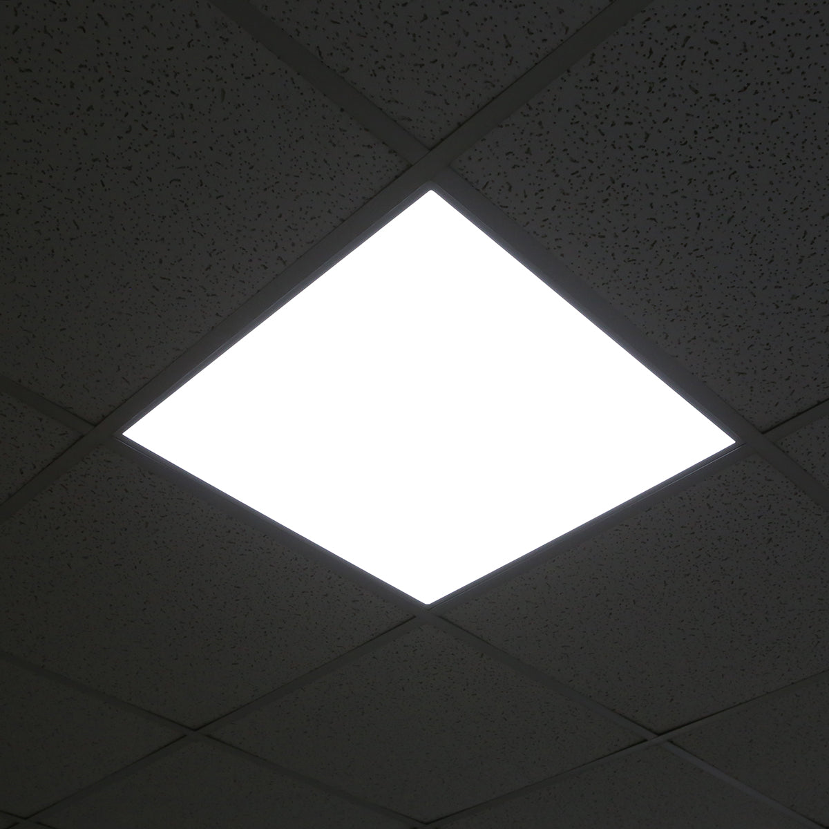 Vékony LED panel 36W, 220V, 6000K, 4320LM süllyesztett mennyezethez 595x595x10mm Breckner Germany