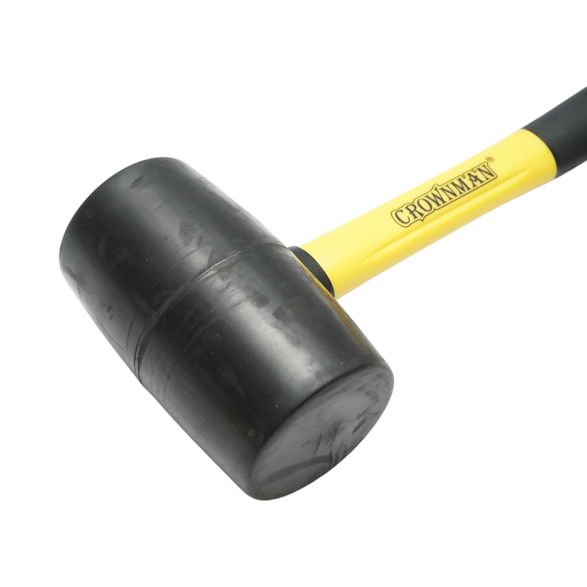 Crownman 900gr-os gumikalapács üvegszálas nyéllel