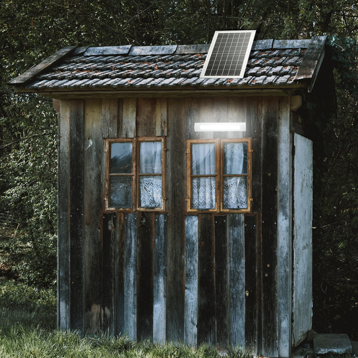 LED lámpa 150W, 6500K, polikristályos napelemmel, távirányítóval és 3600mAh IP20 akkumulátorral Breckner Germany