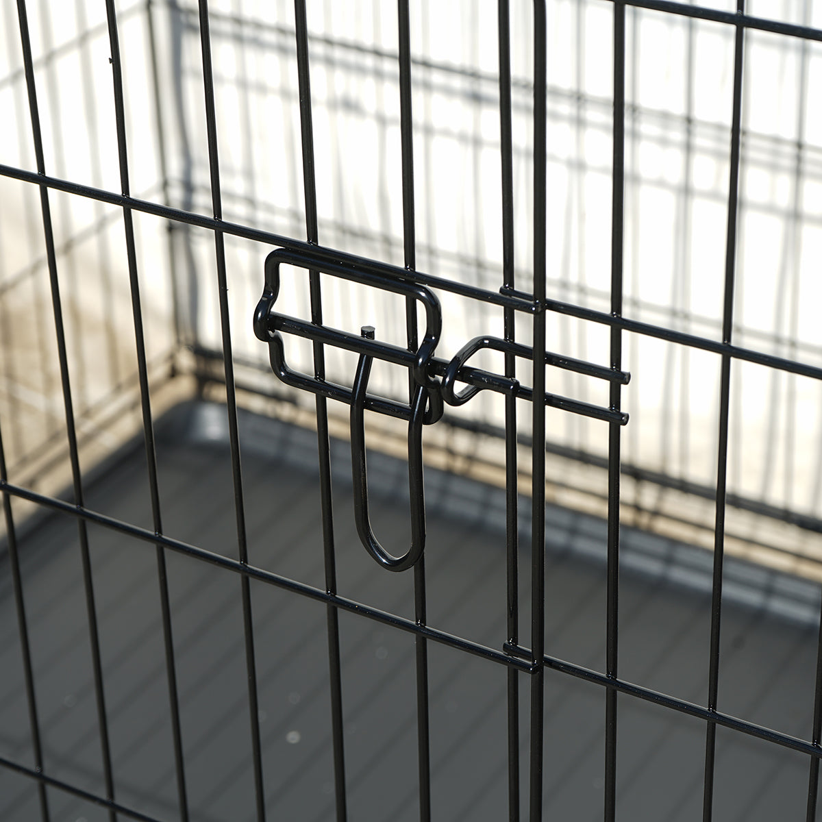 Összecsukható fém állathordozó 2 ajtóval, kivehető tálcával és fogantyúval 107x71x77.5cm