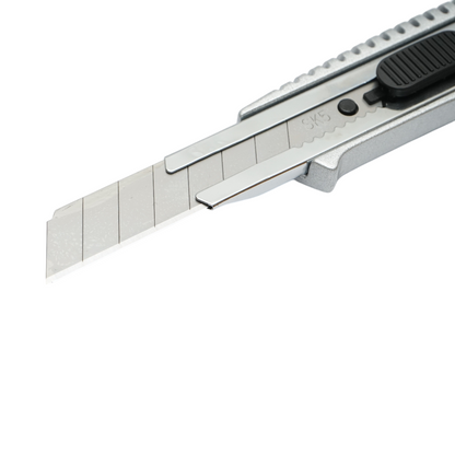 Crownman 18x100mm professzionális vágógép alumínium fogantyúval