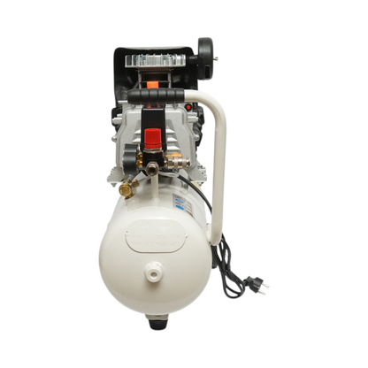 24 literes légkompresszor, motor teljesítménye 1,5 kW/2 LE, maximális nyomás 8 bar, levegőbeömlési térfogat 184 l/perc Breckner Germany