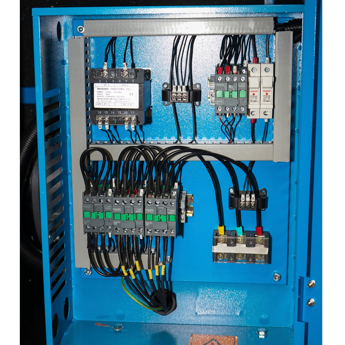 Csavarkompresszor 11KW/ 15CP, 1,5mc/min szárítóval Breckner Germany