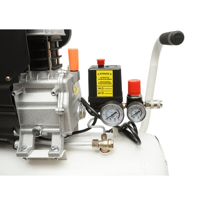 50 literes légkompresszor, motor teljesítménye 1,9 kW/2,5 LE, maximális nyomás 8 bar, levegőbeömlési térfogat 185 l/perc Breckner Germany
