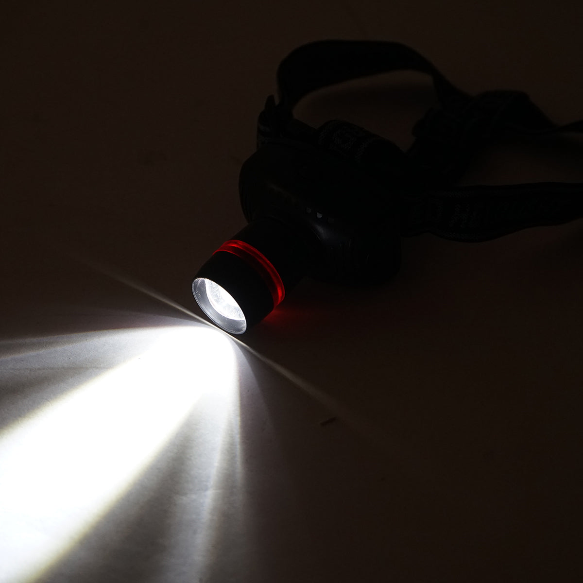 LED-es fejlámpa állítható zoommal Breckner Germany