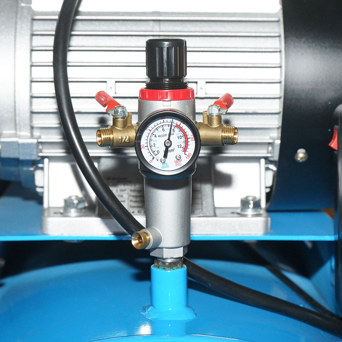 Légkompresszor 380V, 270L, teljesítmény 4kW/5.5CP maximális nyomás 8 Bar, áramlás 600L/min Breckner Germany