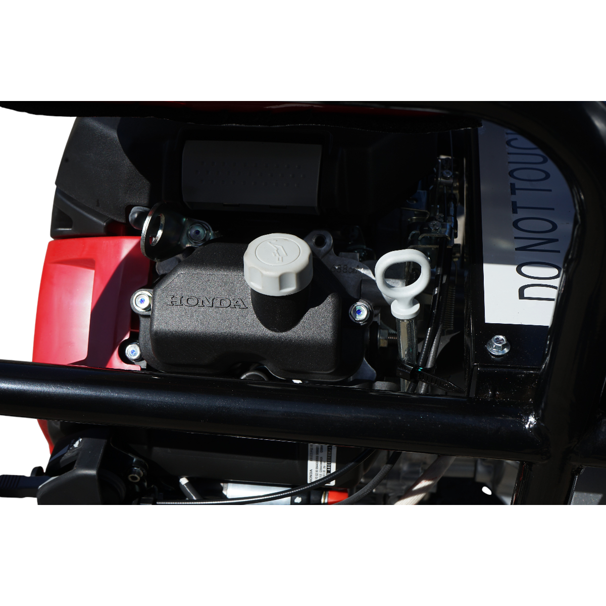 Benzinmotoros szivattyú 22.4LE, 8 hüvelyk, Honda GX690 motor, 300 m3/h teljesítmény, 4m szívómélység, 15m szivattyúzási magasság, kulcsos indítás Breckner Germany