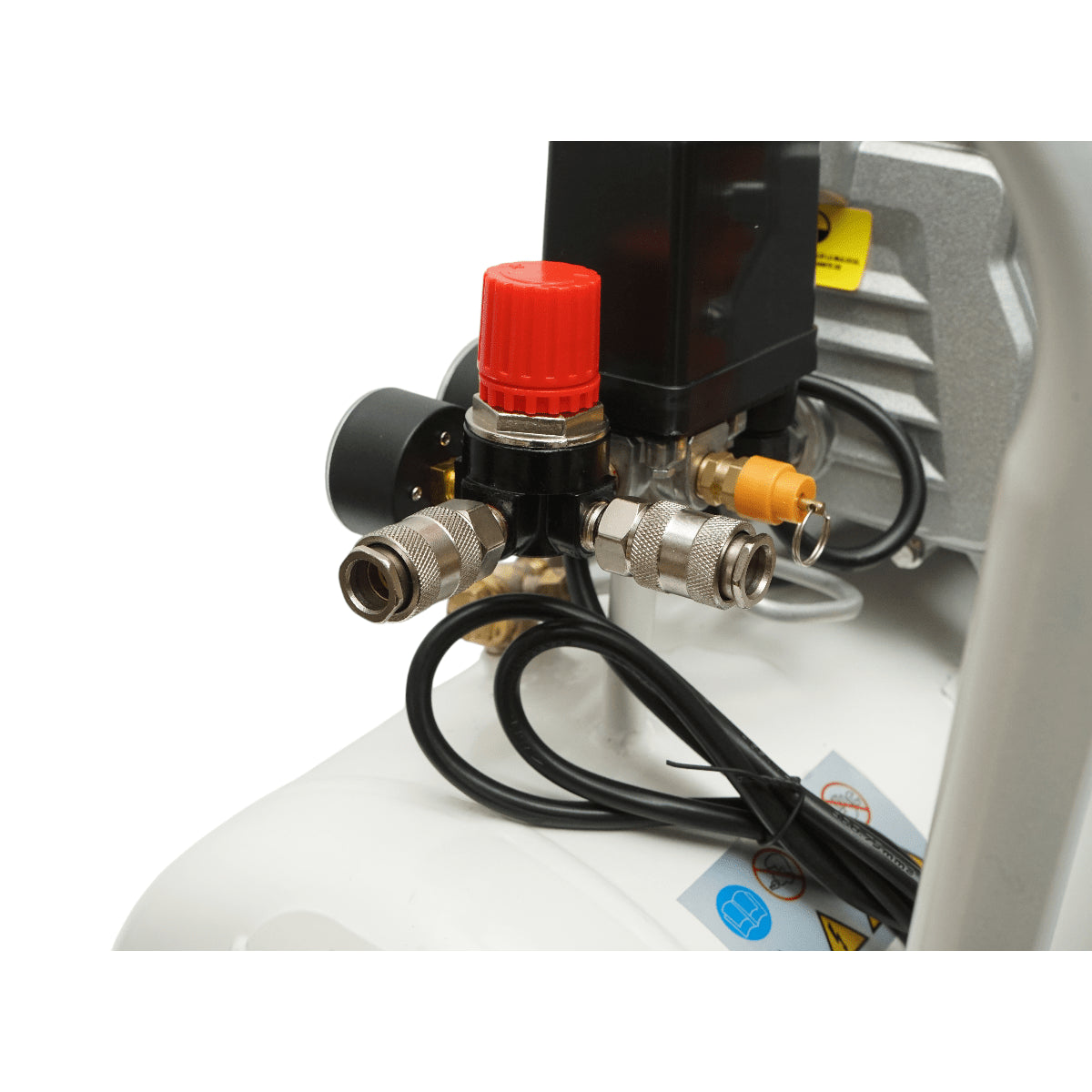 50 literes légkompresszor, motor teljesítménye 1,9 kW/2,5 LE, maximális nyomás 8 bar, levegőbeömlési térfogat 185 l/perc Breckner Germany