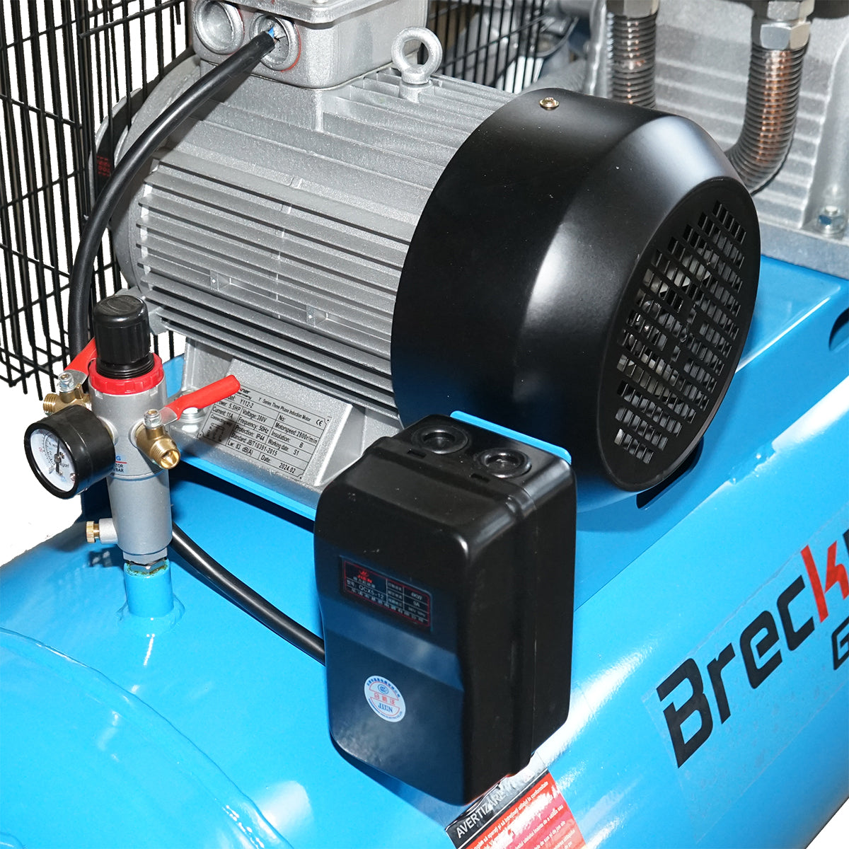 Légkompresszor 380V, 270L, teljesítmény 4kW/5.5CP maximális nyomás 8 Bar, áramlás 600L/min Breckner Germany