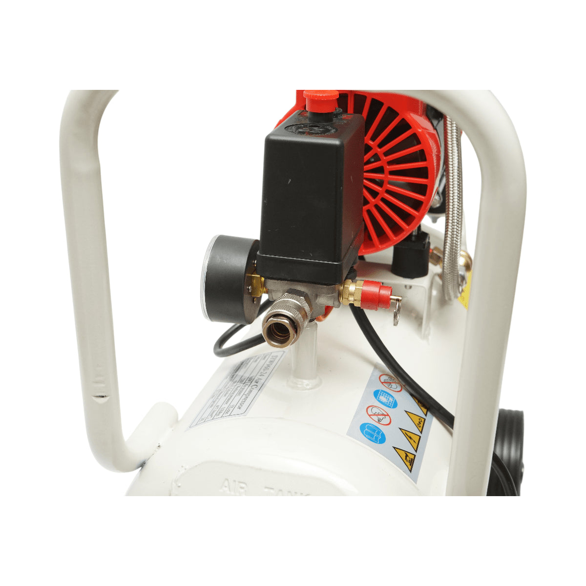24 literes légkompresszor, 2 hengeres 1 kW/1,3 LE motor, maximális nyomás 8 bar, levegőbeömlési térfogat 130 l/perc Breckner Germany