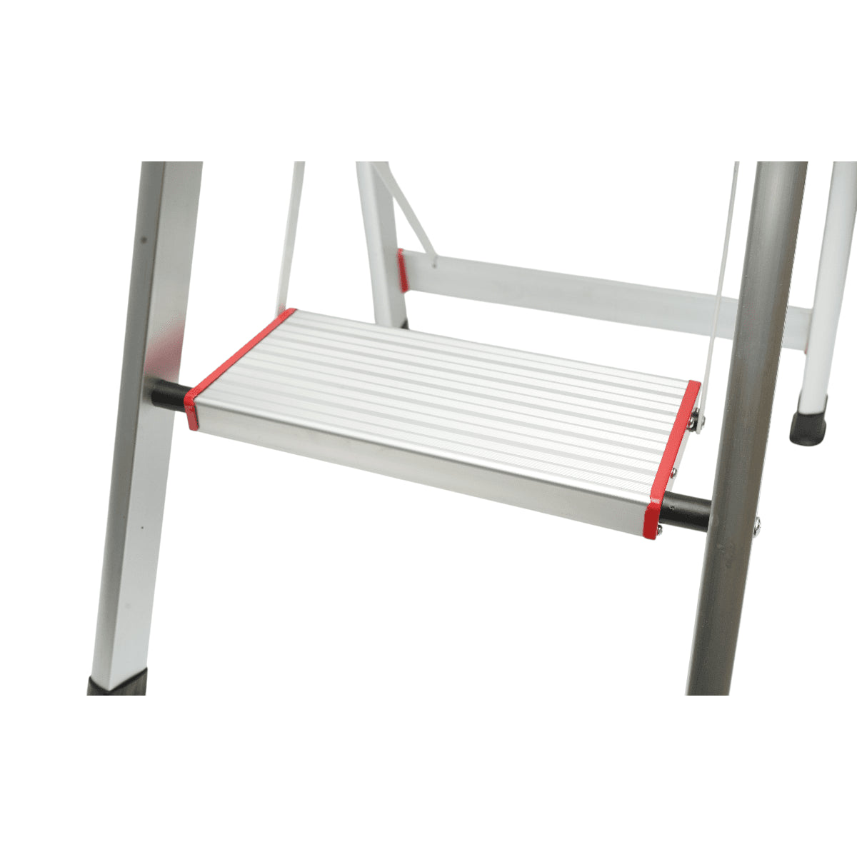 Összecsukható alumínium létra, 3 csúszásmentes lépcsőfok, magasság 68cm, maximális terhelés 130Kg