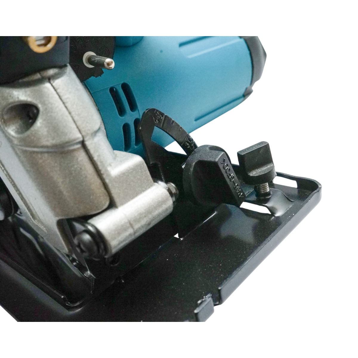 Kézi körfűrész 1500W, 4700rpm 185mm-es tárcsával
