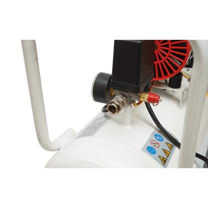 50 literes légkompresszor, 2 hengeres 1,5 kW/2,1 LE motor, maximális nyomás 8 bar, levegőbeömlési térfogat 155 l/perc Breckner Germany